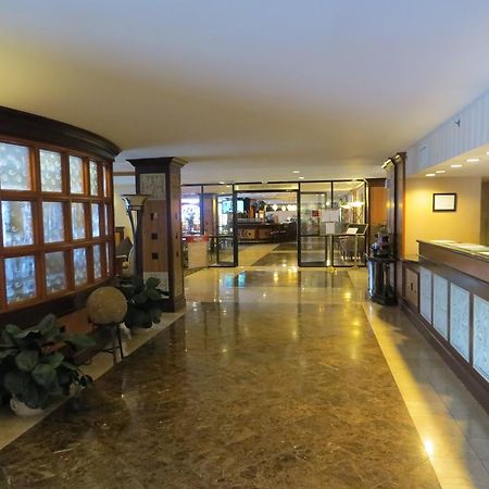 Gateway Hotel Dallas Park Central Экстерьер фото