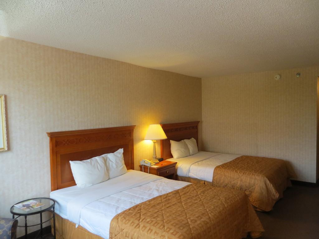 Gateway Hotel Dallas Park Central Номер фото