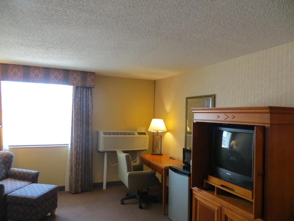 Gateway Hotel Dallas Park Central Номер фото
