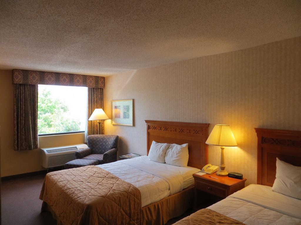 Gateway Hotel Dallas Park Central Номер фото