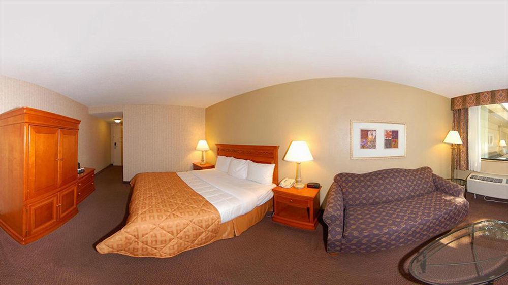 Gateway Hotel Dallas Park Central Экстерьер фото