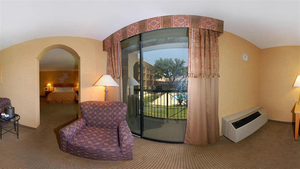 Gateway Hotel Dallas Park Central Экстерьер фото