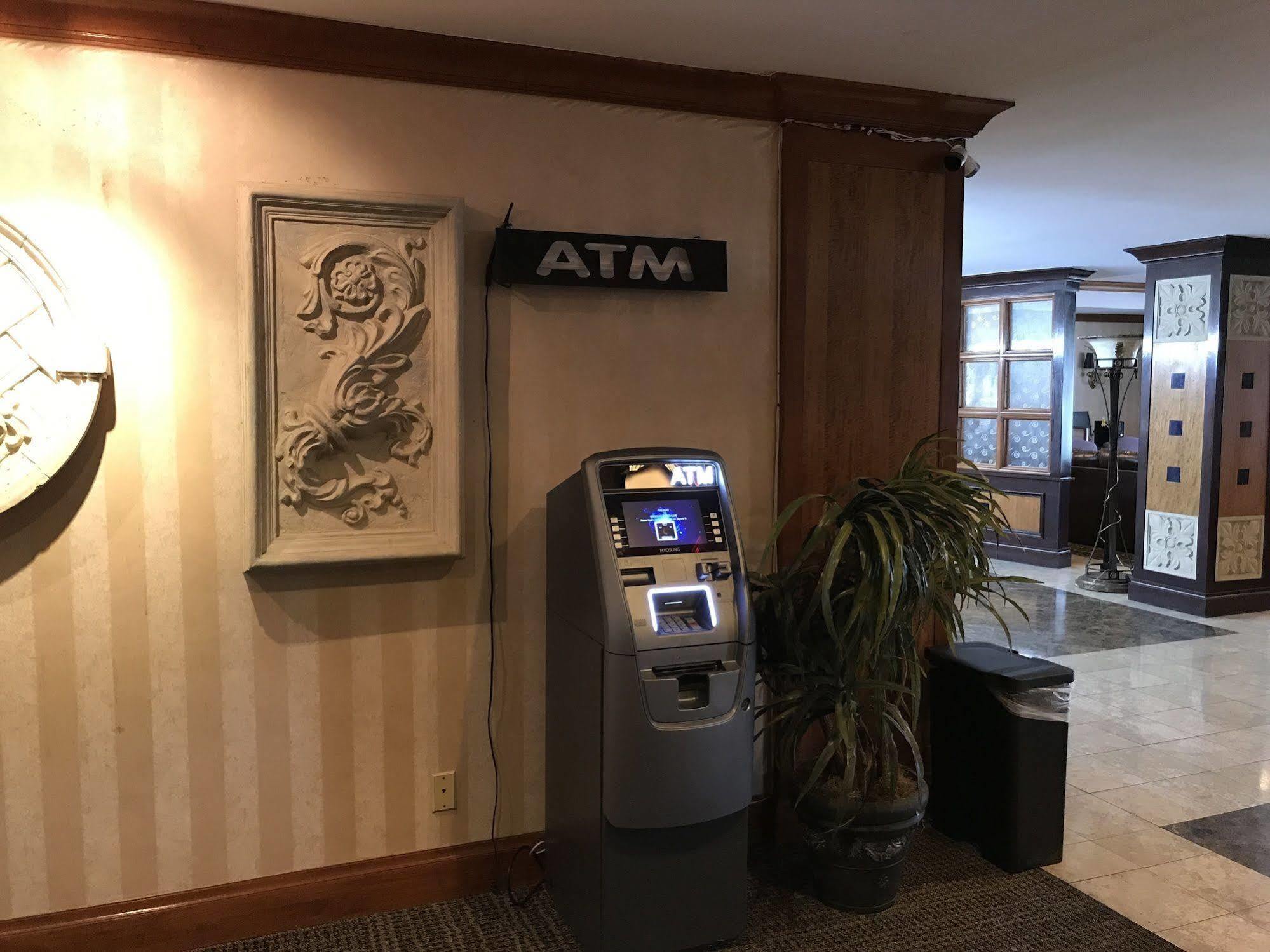 Gateway Hotel Dallas Park Central Экстерьер фото