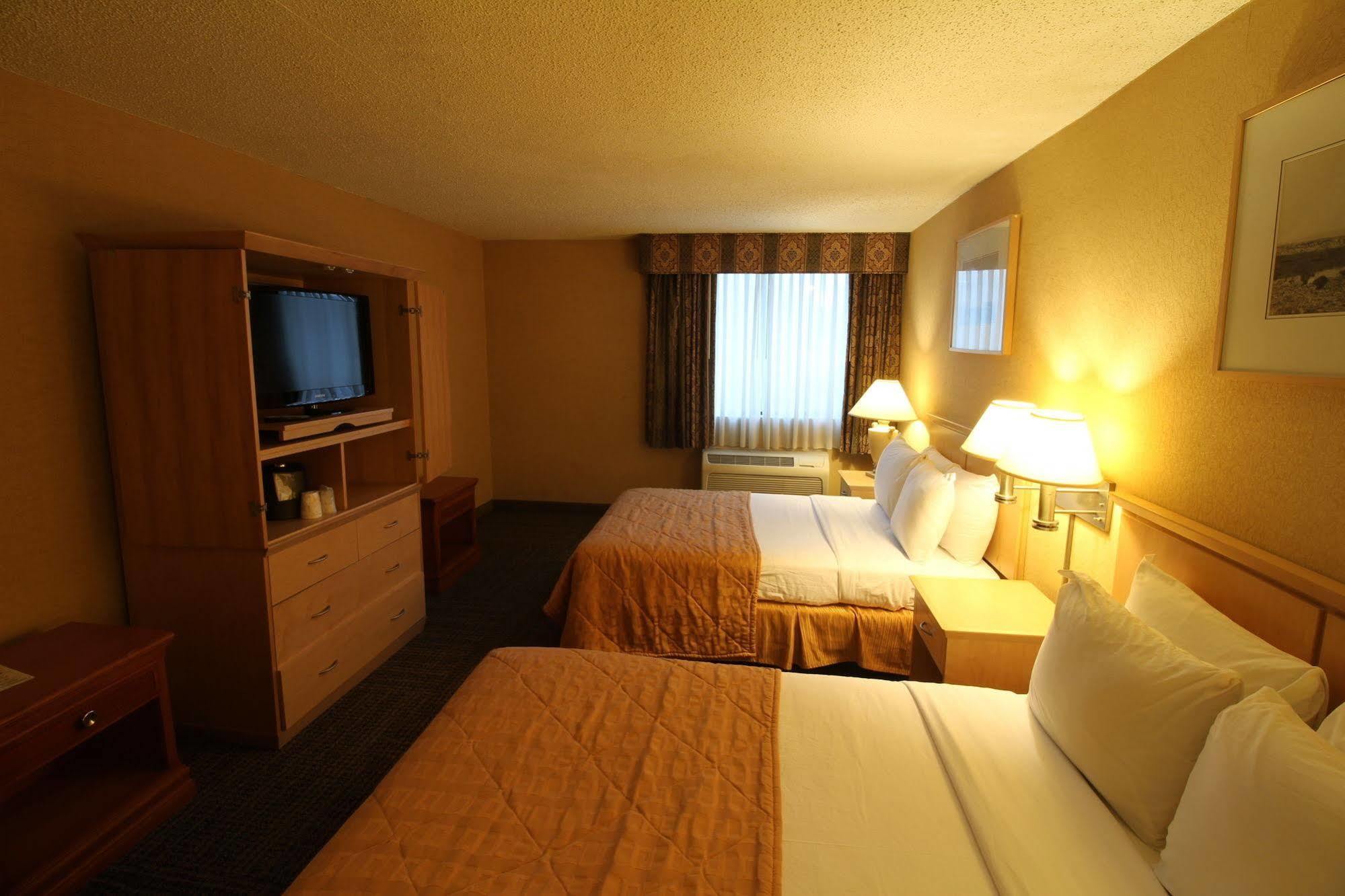 Gateway Hotel Dallas Park Central Экстерьер фото