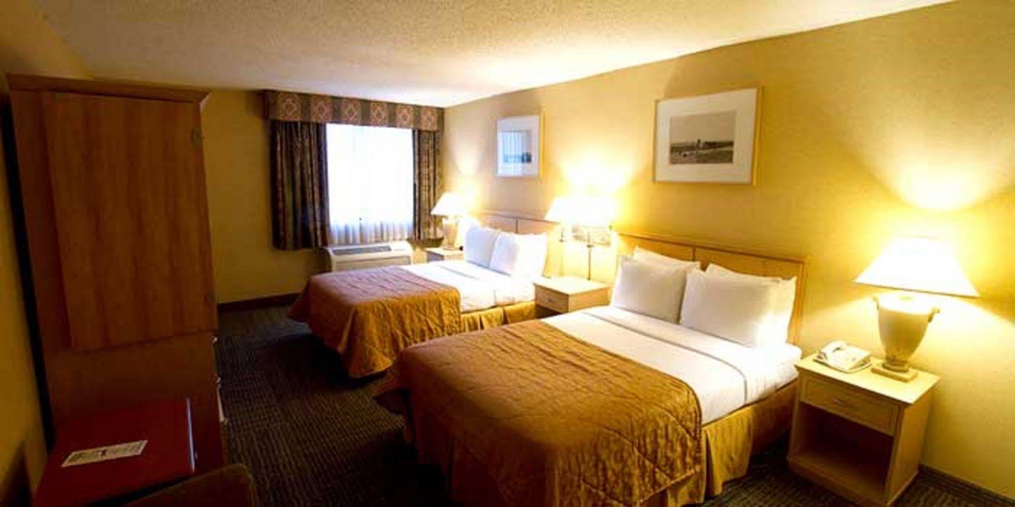 Gateway Hotel Dallas Park Central Экстерьер фото